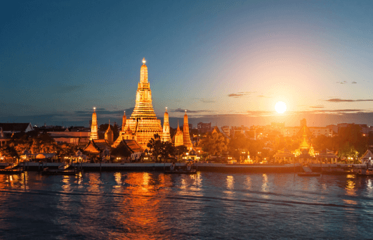 couche de soleil sur Bangkok invitation voyage